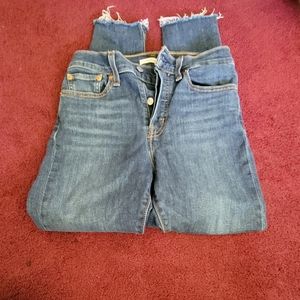 Levi wedgie size 28 x 28